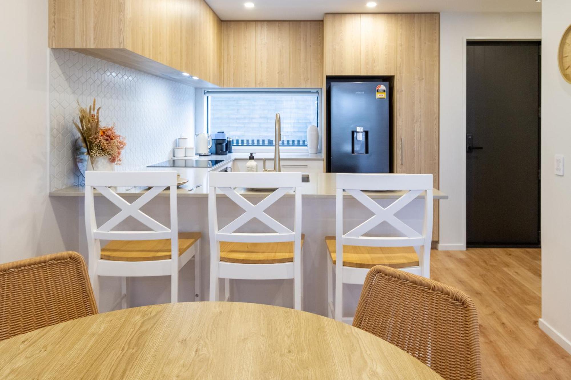 Modern 2 Bed 2 Bath Opposite Hagley Park Lägenhet Christchurch Exteriör bild