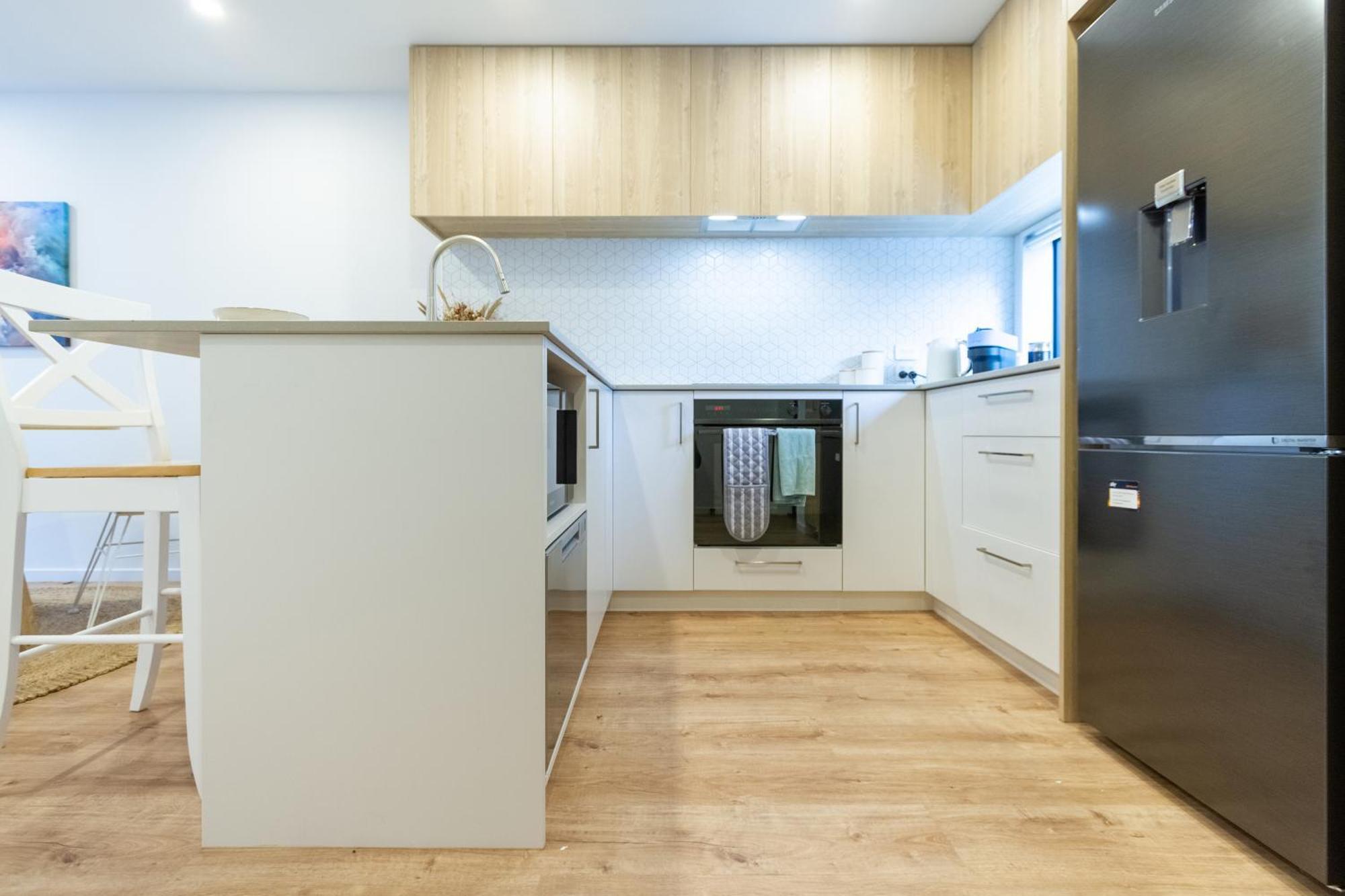 Modern 2 Bed 2 Bath Opposite Hagley Park Lägenhet Christchurch Exteriör bild