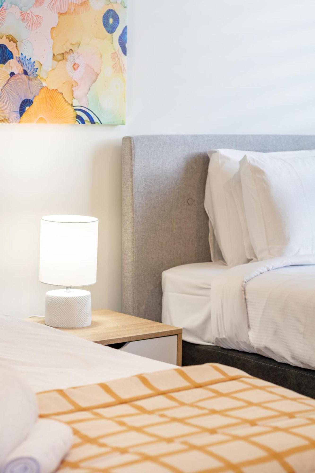 Modern 2 Bed 2 Bath Opposite Hagley Park Lägenhet Christchurch Exteriör bild
