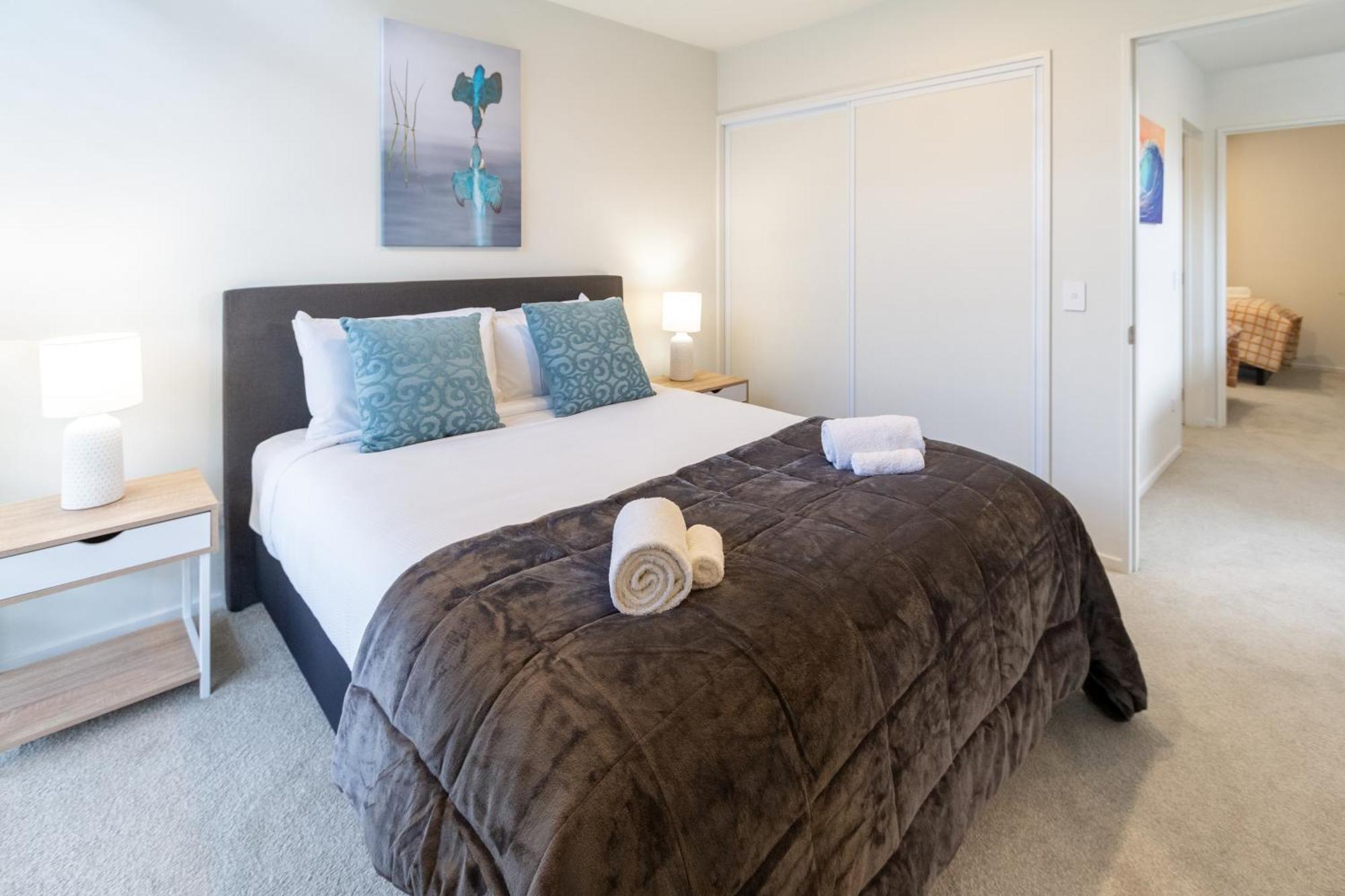 Modern 2 Bed 2 Bath Opposite Hagley Park Lägenhet Christchurch Exteriör bild