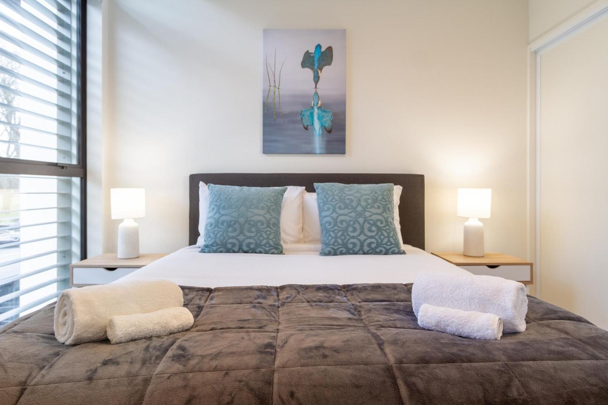 Modern 2 Bed 2 Bath Opposite Hagley Park Lägenhet Christchurch Exteriör bild