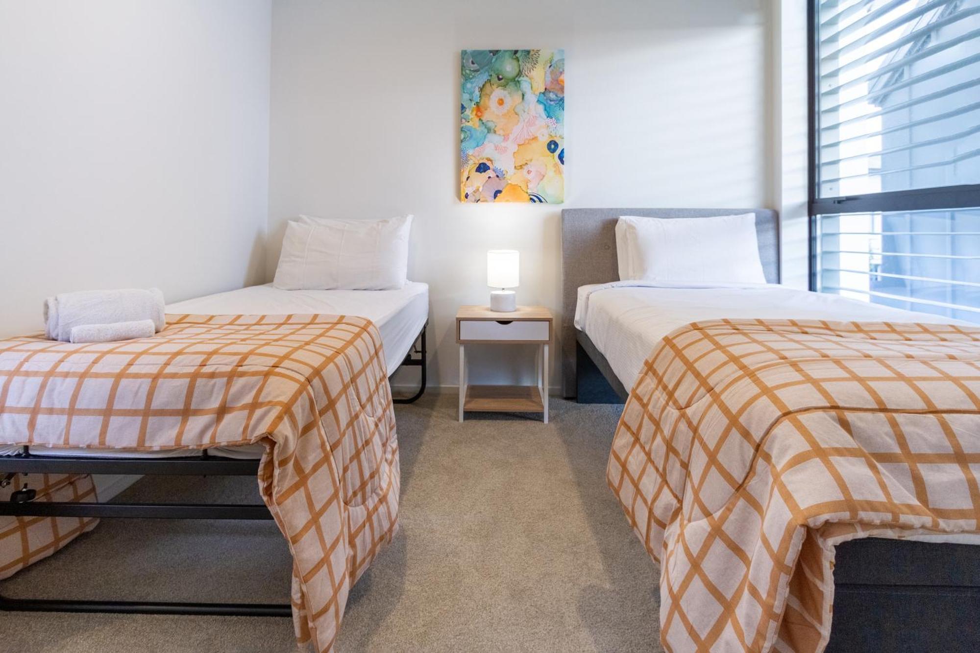 Modern 2 Bed 2 Bath Opposite Hagley Park Lägenhet Christchurch Exteriör bild